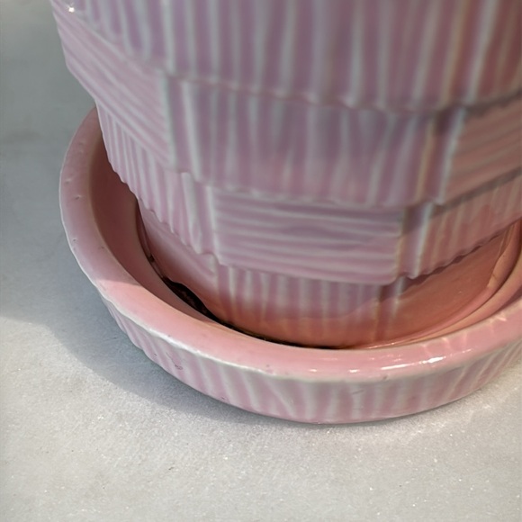 Vintage McCoy planter - Picture 8 of 11